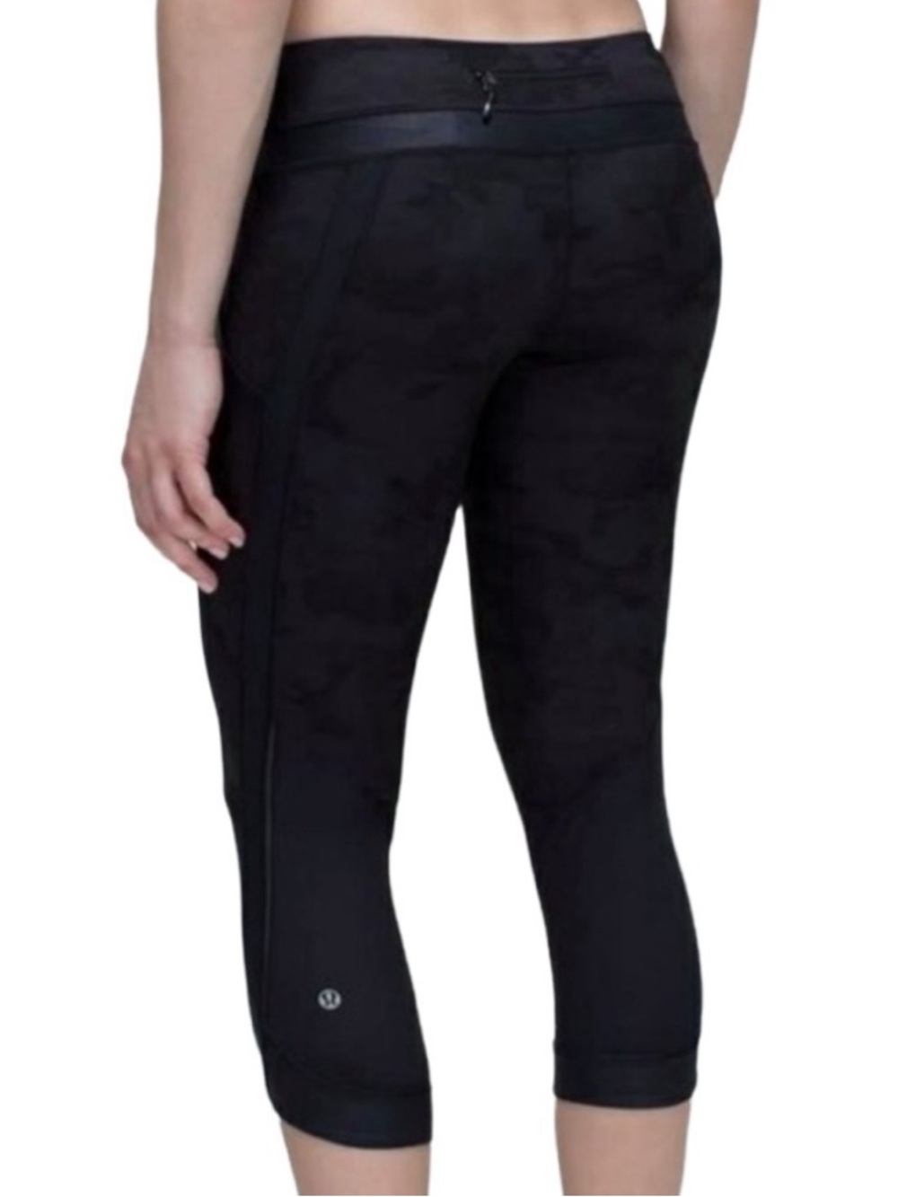 Lululemon Chase Me Crop II 10